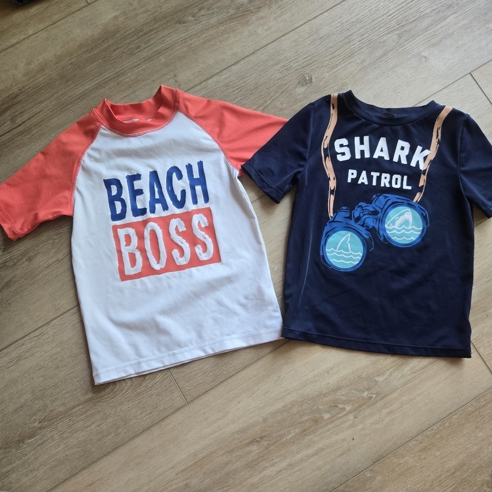 Kids Set of 2 EUC Short Sleeve Rashgaurds Beach Boss & Shark Patrol Size 6